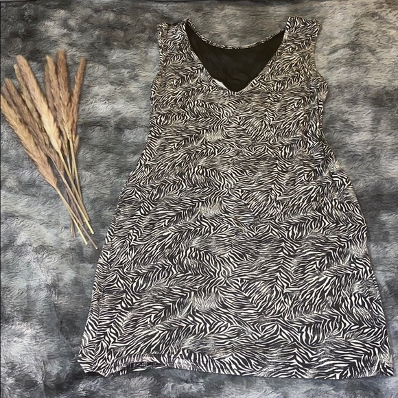 COPY - Zebra print mesh dress - Picture 4 of 8